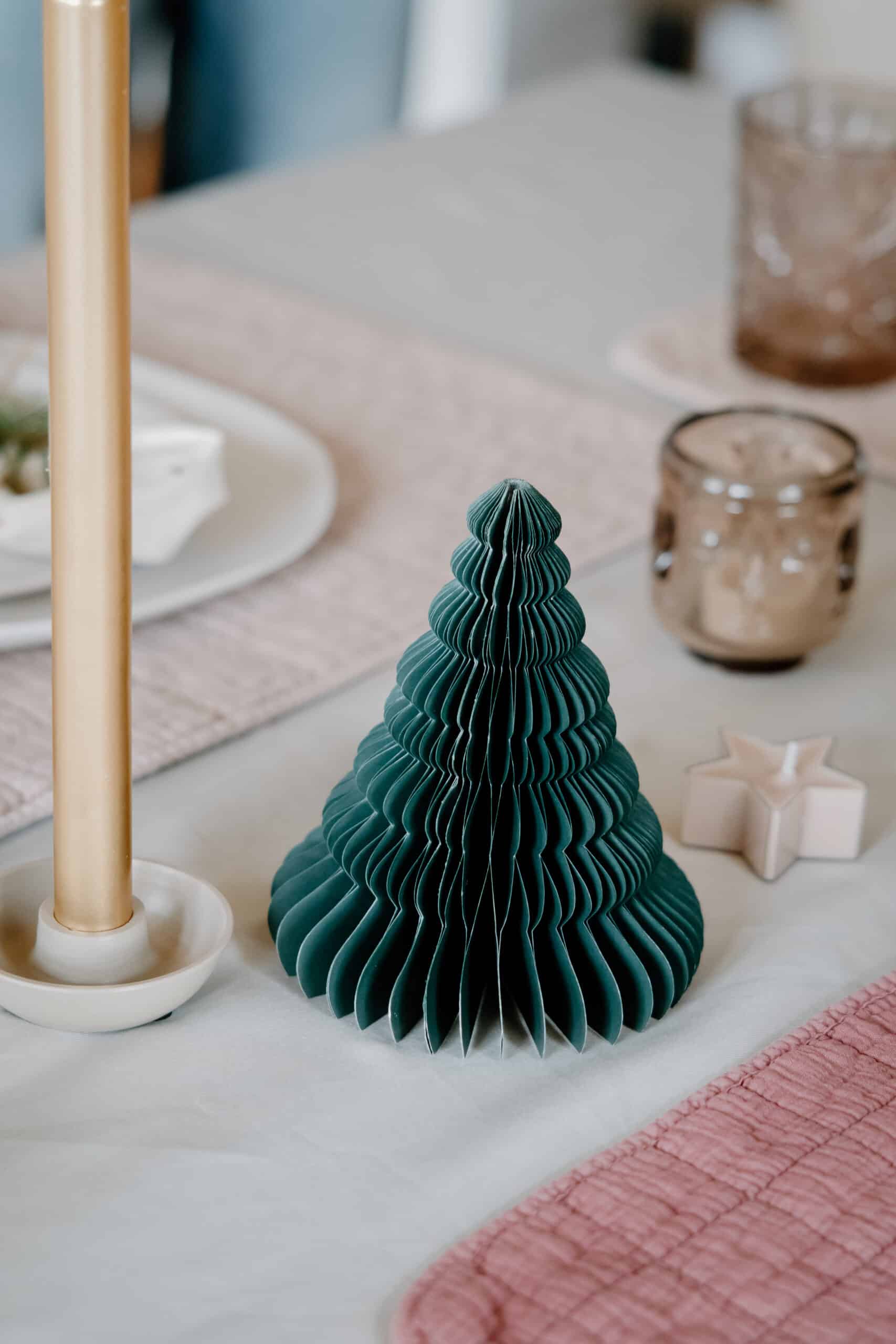 Papieren kerstboompje groen | 15 cm