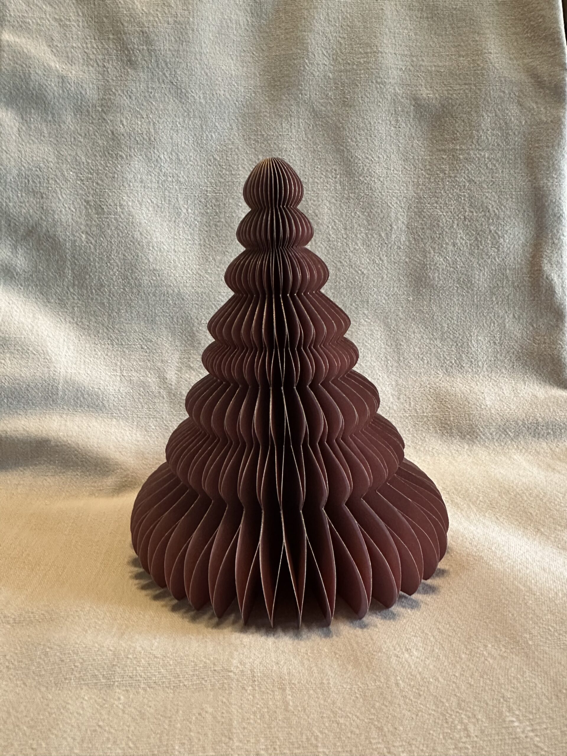 Papieren kerstboompje roze | 15 cm
